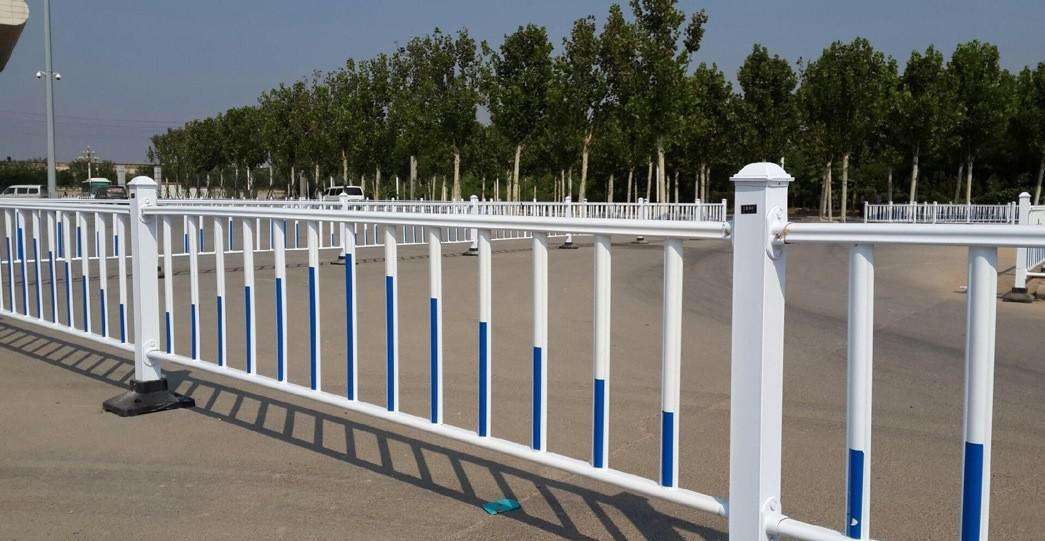 道路護欄.jpg