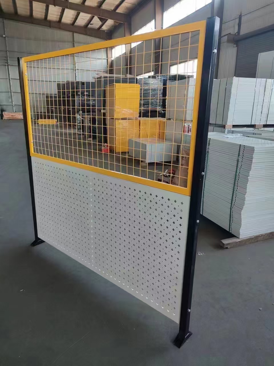 沖孔板倉庫車間護(hù)欄